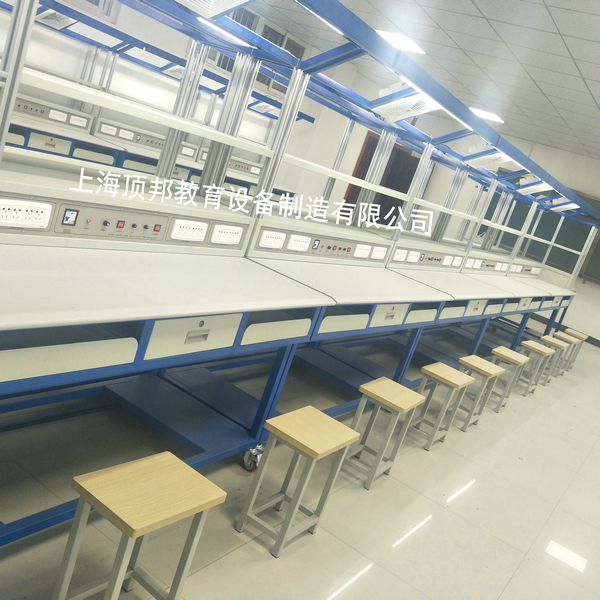 计算机组装与维护实训室建设方案(图2) 计算机组装与维护实训装置