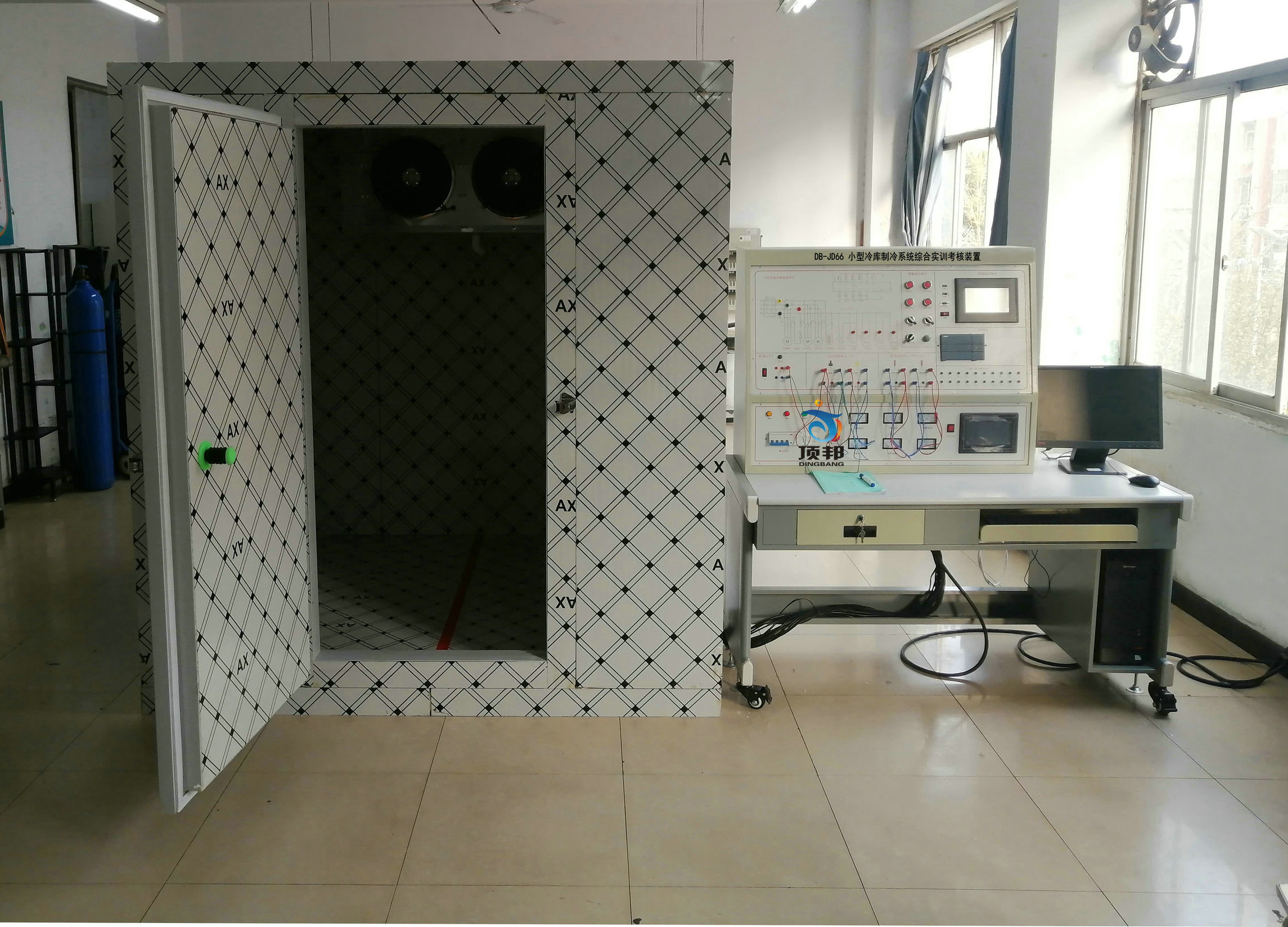 小型冷库制冷系统综合实训考核装置(图1) 小型冷库制冷系统综合实训考核装置
