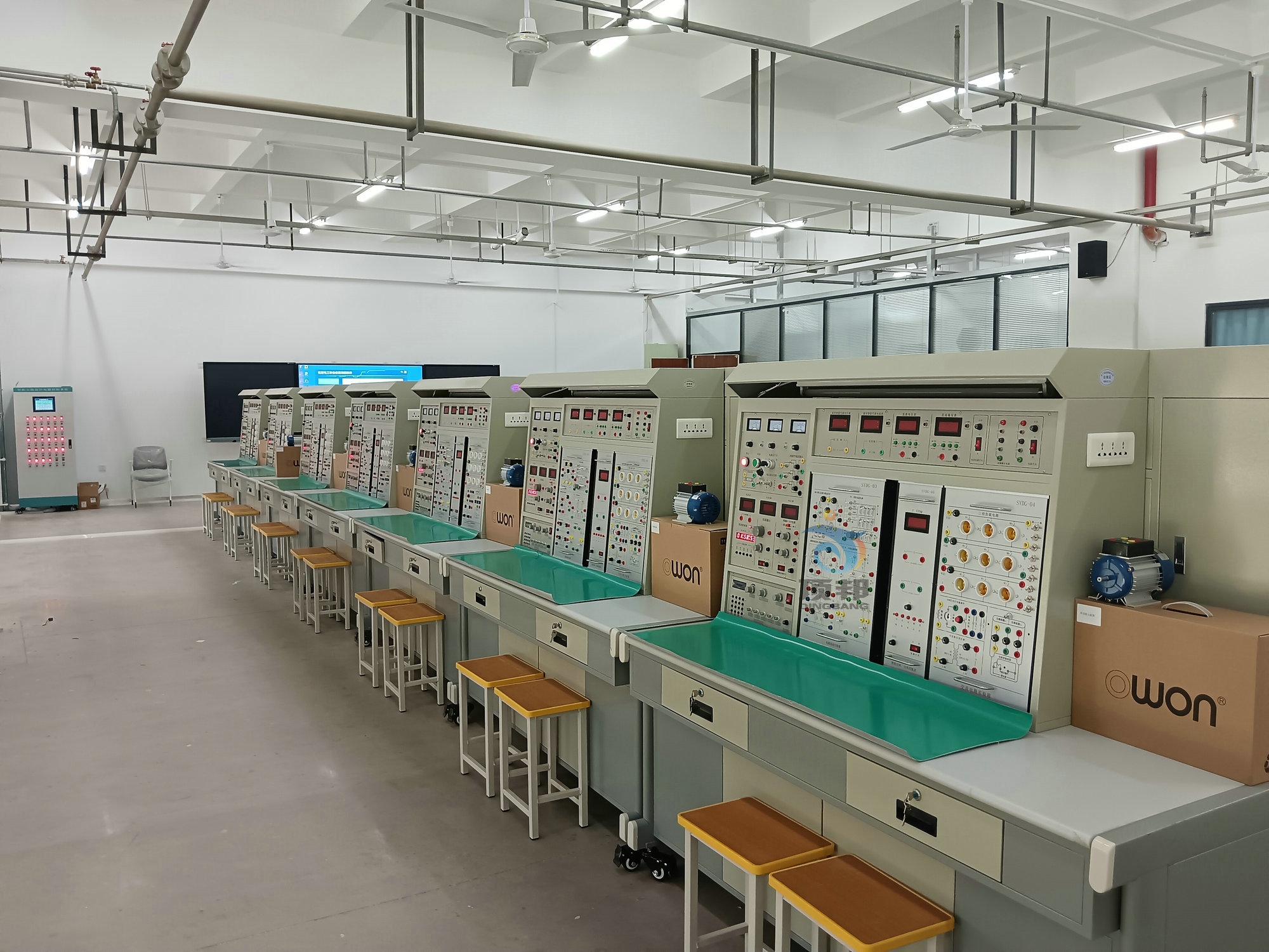 电工技术实验装置(电工技术实验台)(图2) 电工技术实验装置(电工技术实验台)